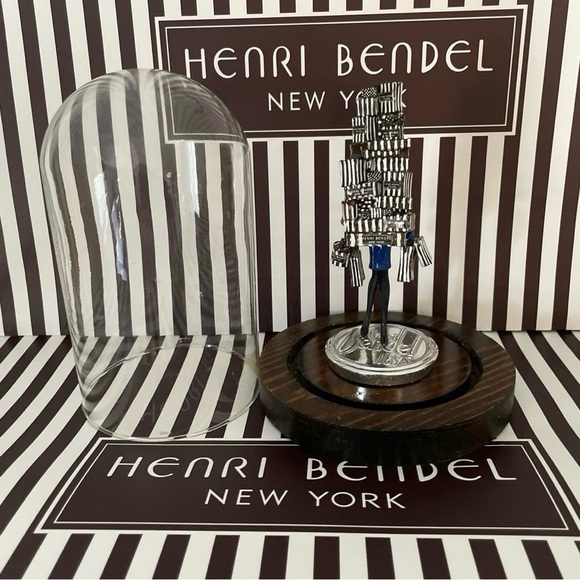 Henri Bendel Shopping Girl Memorabilia - Picture 7 of 11